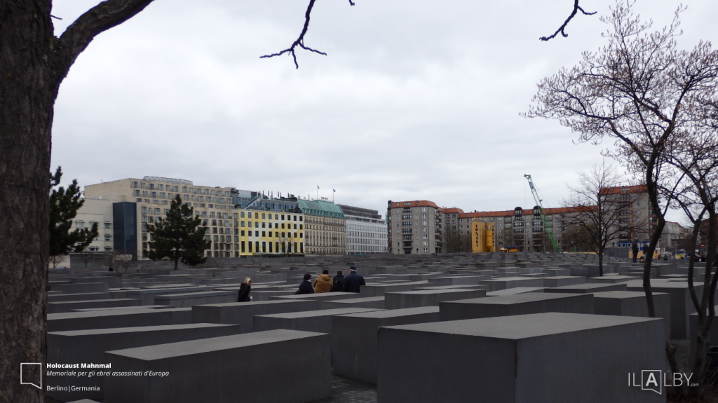 Memoriale-per-gli-ebrei-assassinati-dEuropa-13