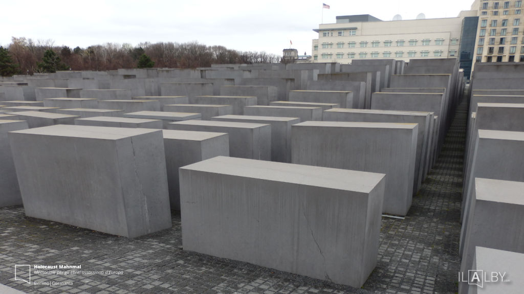 Memoriale-per-gli-ebrei-assassinati-dEuropa-13