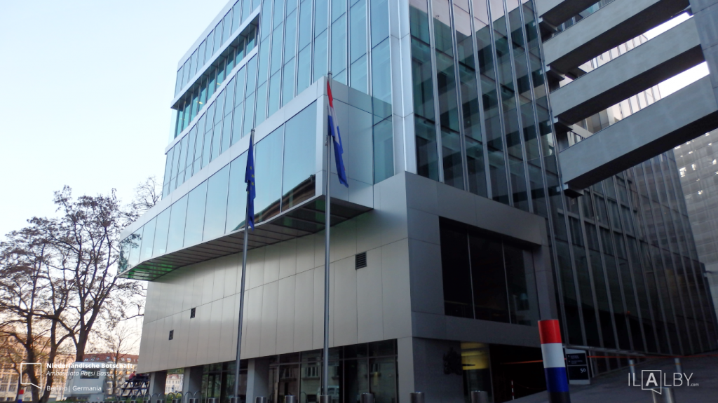 Ambasciata-Paesi-Bassi- koolhaas